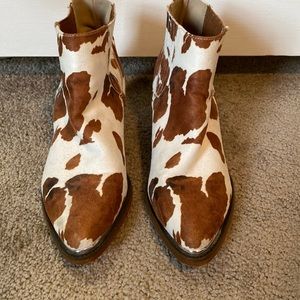 Cow, print brown and white size 8 boots